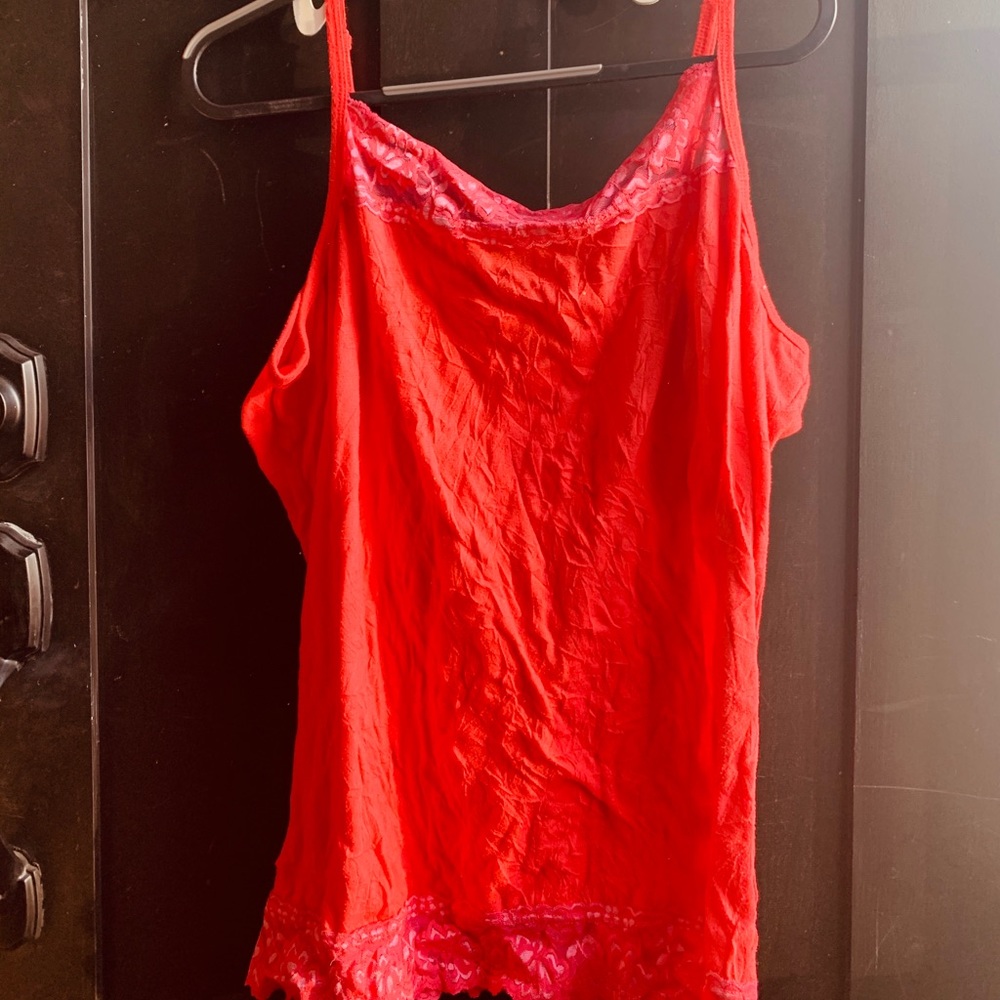 Plus size women’s lacy crinkle camisole.